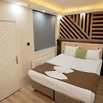Otel Mıla Suıtes Taksım 3*